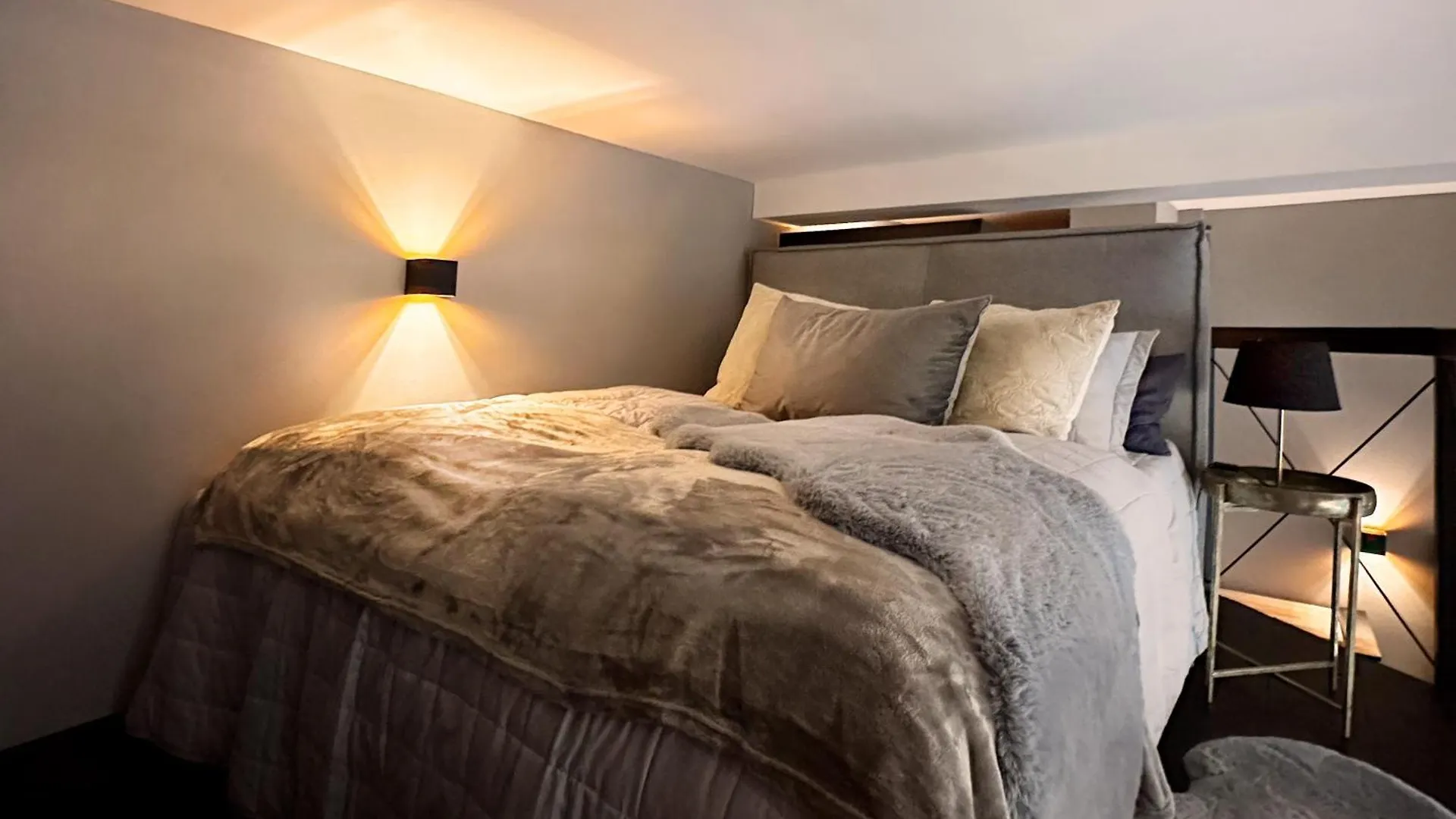 Apartment Black Suite 2 Luxus In Alsternaehe Hamburg Deutschland
